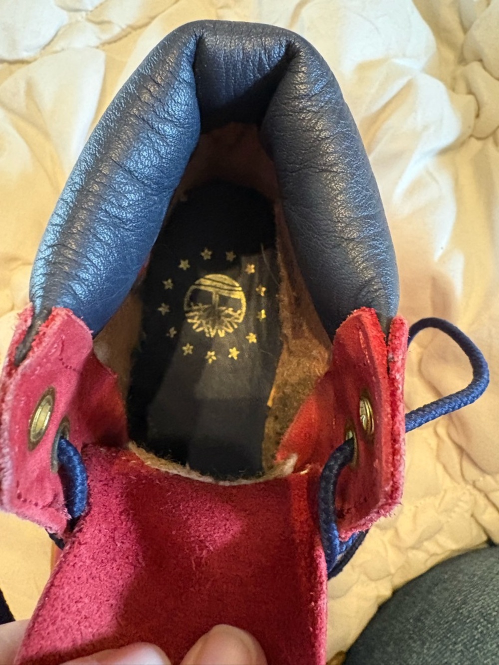 Timberland Red Suede Kids' Boots with Blue Laces - Picture 12 of 13